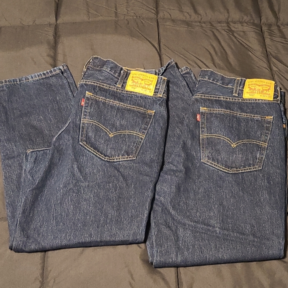 2 Pairs Levi 550 Relaxed Fit- 38x32-LIKE NEW